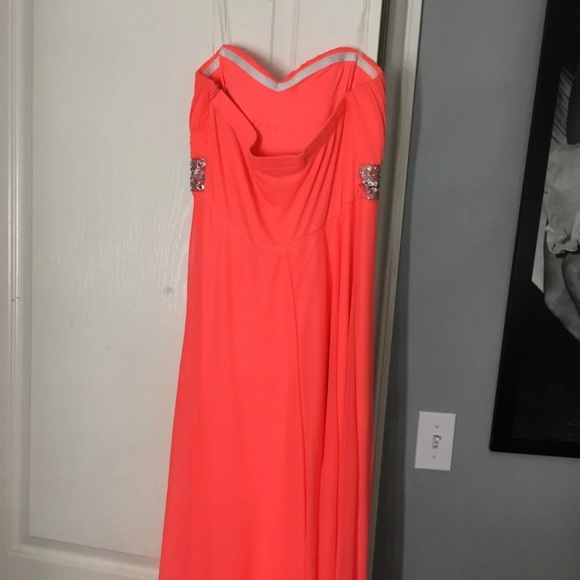 Prom Dress - Picture 3 of 4